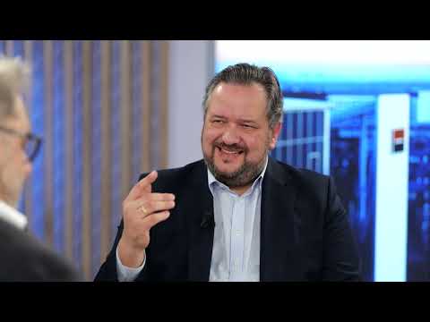 Preview image for the video "CEO Dialogue avec Slawomir Krupa (disponible en anglais uniquement)".